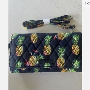 Vera Bradley RFID crossbody/wallet...NWT